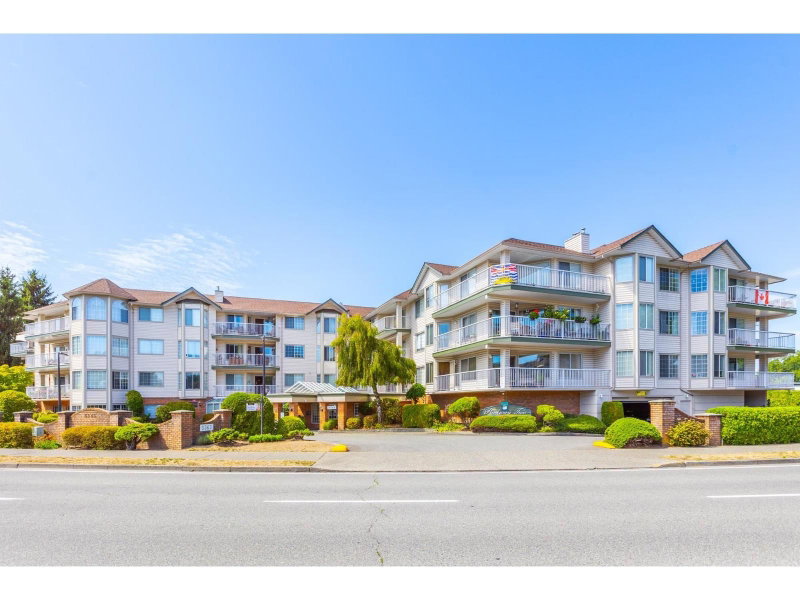 5363 206 Street Langley British Columbia, V3A 2C5 - 2 Bedrooms Condo For Sale