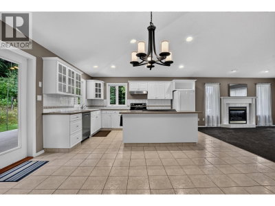 9288 SUMMERSET Place | Prince George British Columbia | Slide Image Fourteen