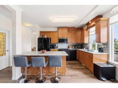 2088 WINFIELD Drive | Abbotsford British Columbia | Slide Image Four