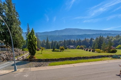 42449 HIGHLAND Drive | Yarrow British Columbia | Slide Image Three