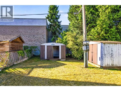 21163 LOUGHEED Highway | Maple Ridge British Columbia | Slide Image Twenty-three