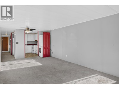 21163 LOUGHEED Highway | Maple Ridge British Columbia | Slide Image Eight