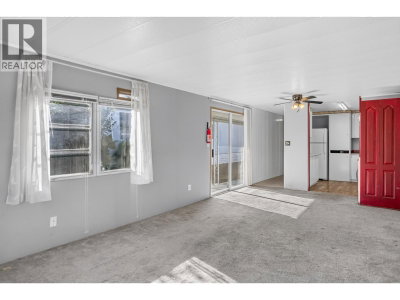 21163 LOUGHEED Highway | Maple Ridge British Columbia | Slide Image Nine