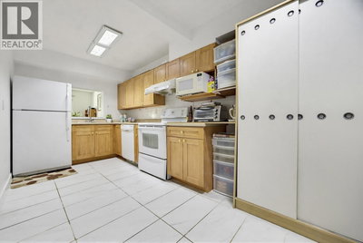 2757 ELLERSLIE Avenue | Burnaby British Columbia | Slide Image Ten