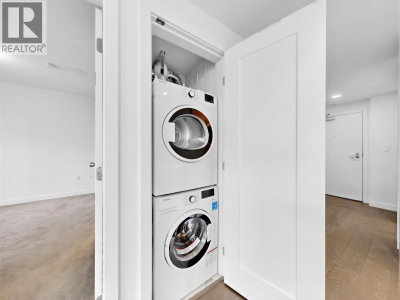 8160 MCMYN Way | Richmond British Columbia | Slide Image Ten