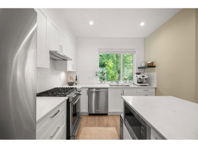 16433 19 Avenue | Surrey British Columbia | Slide Image Nineteen