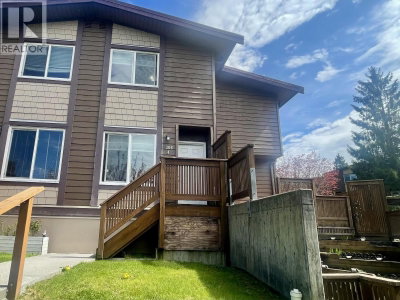 306 HIGHLAND Way | Port Moody British Columbia | Slide Image Two