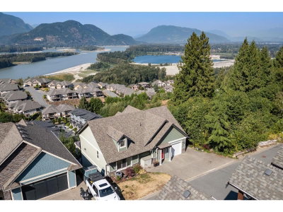 43726 ALAMEDA Drive | Chilliwack British Columbia | Slide Image One