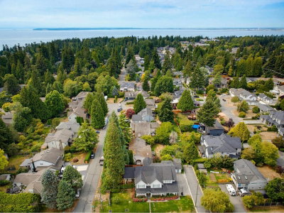 13181 15 Avenue | Surrey British Columbia | Slide Image Twelve