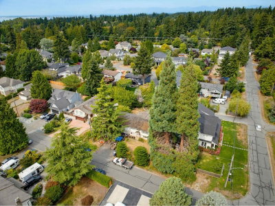 13181 15 Avenue | Surrey British Columbia | Slide Image Fifteen