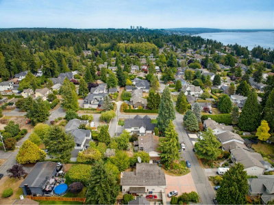 13181 15 Avenue | Surrey British Columbia | Slide Image Eight