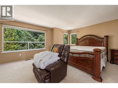 94 LINDEN Court | Port Moody British Columbia | Slide Image Eighteen