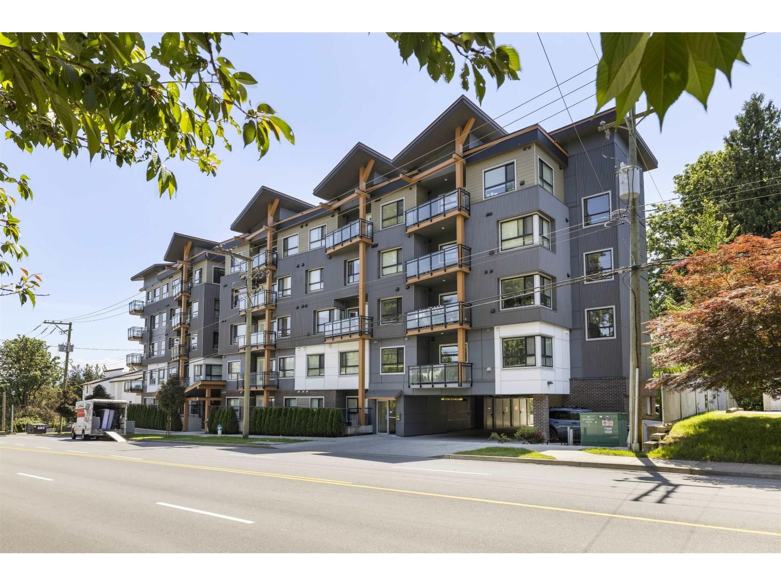 33568 GEORGE FERGUSON Way, Abbotsford, British Columbia V2S 0M3