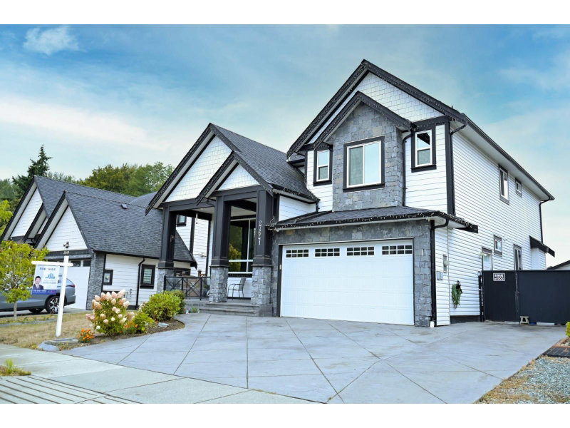 27641 LUNDEBERG Avenue Abbotsford British Columbia, V4X 0B8 - 8 Bedrooms Home For Sale