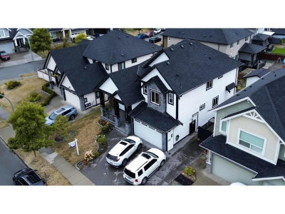 27641 LUNDEBERG Avenue | Abbotsford British Columbia | Slide Image Three