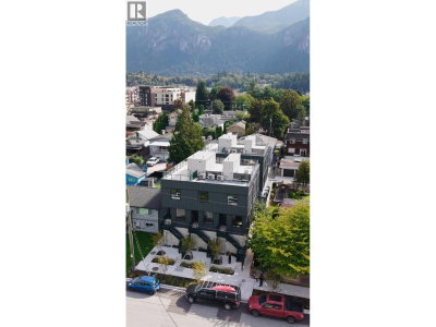 37940 FOURTH Avenue | Squamish British Columbia | Slide Image Three