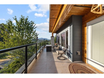 10088 121 Street | Surrey British Columbia | Slide Image Twenty
