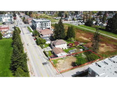 10712 140 Street | Surrey British Columbia | Slide Image Seven