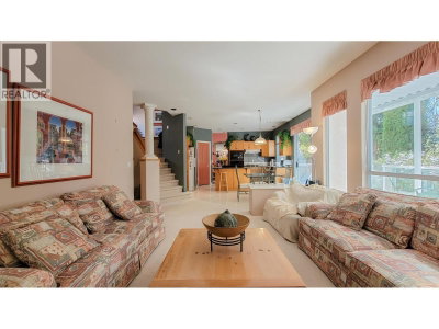 147 ASPENWOOD Drive | Port Moody British Columbia | Slide Image Seven