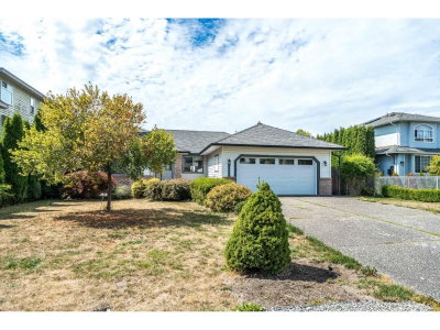 6055 170A Street | Surrey British Columbia | Slide Image Two