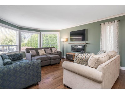 6055 170A Street | Surrey British Columbia | Slide Image Six