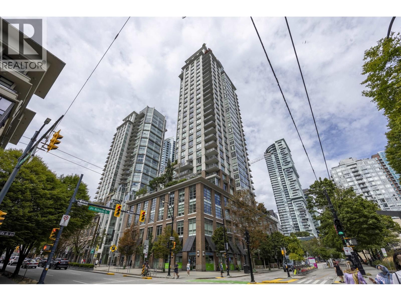 535 SMITHE Street, Vancouver, British Columbia V6B 0H2