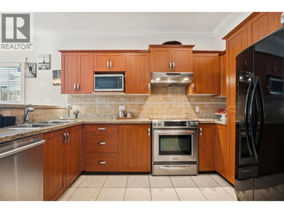 3000 RIVERBEND Drive | Coquitlam British Columbia | Slide Image Four