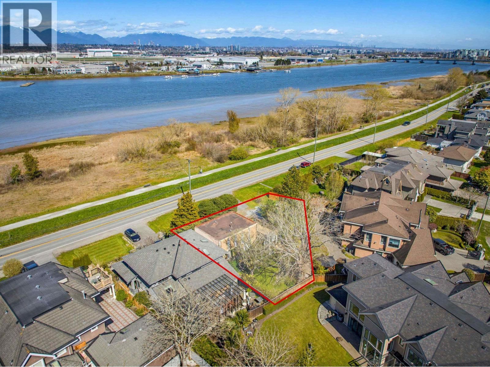 4440 RIVER Road, Richmond, British Columbia V7C 1A3