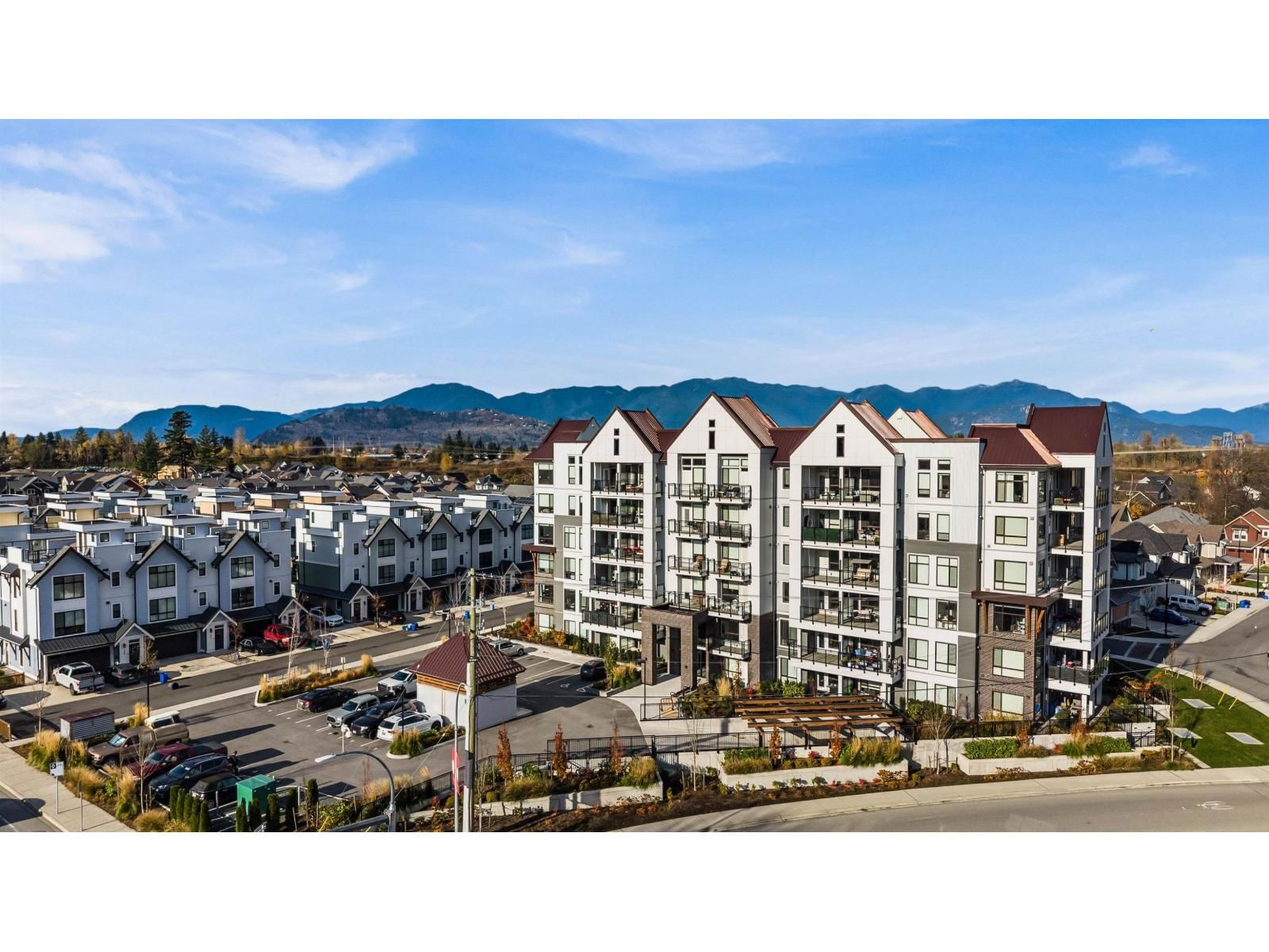 6045 CHILLIWACK RIVER Road, Chilliwack, British Columbia V2R 6L5