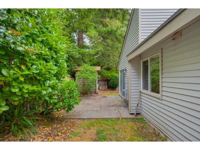 19207 FAIRWAY Drive | Surrey British Columbia | Slide Image Thirty