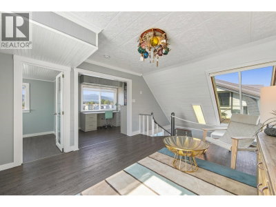 415 ESPLANADE Avenue | North Vancouver British Columbia | Slide Image Thirteen