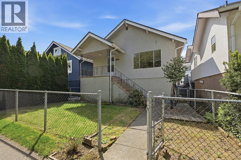1016 18TH Avenue Vancouver British Columbia, V5V 1H1 - 4 Bedrooms Home For Sale