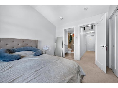 2070 OAK MEADOWS Drive | Surrey British Columbia | Slide Image Thirteen