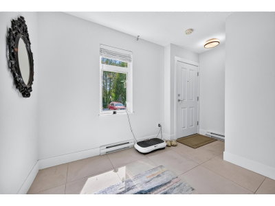 2070 OAK MEADOWS Drive | Surrey British Columbia | Slide Image Twenty