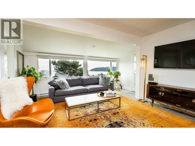 6221 SUNSHINE COAST Highway | Sechelt British Columbia | Slide Image Four