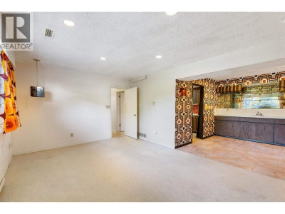 2019 PAULUS Crescent | Burnaby British Columbia | Slide Image Ten