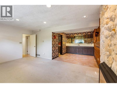 2019 PAULUS Crescent | Burnaby British Columbia | Slide Image Twelve