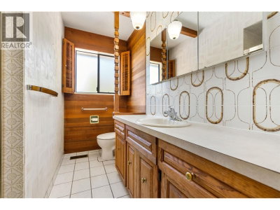 2019 PAULUS Crescent | Burnaby British Columbia | Slide Image Fifteen