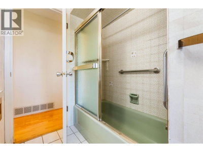 2019 PAULUS Crescent | Burnaby British Columbia | Slide Image Twenty-three