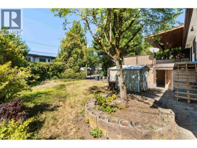 2019 PAULUS Crescent | Burnaby British Columbia | Slide Image Thirty-one