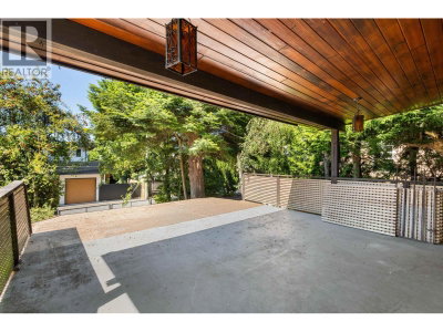 2019 PAULUS Crescent | Burnaby British Columbia | Slide Image Thirty-seven