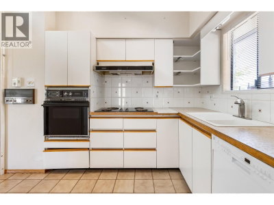 2019 PAULUS Crescent | Burnaby British Columbia | Slide Image Eight