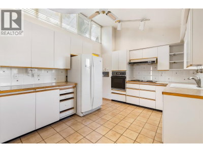 2019 PAULUS Crescent | Burnaby British Columbia | Slide Image Nine