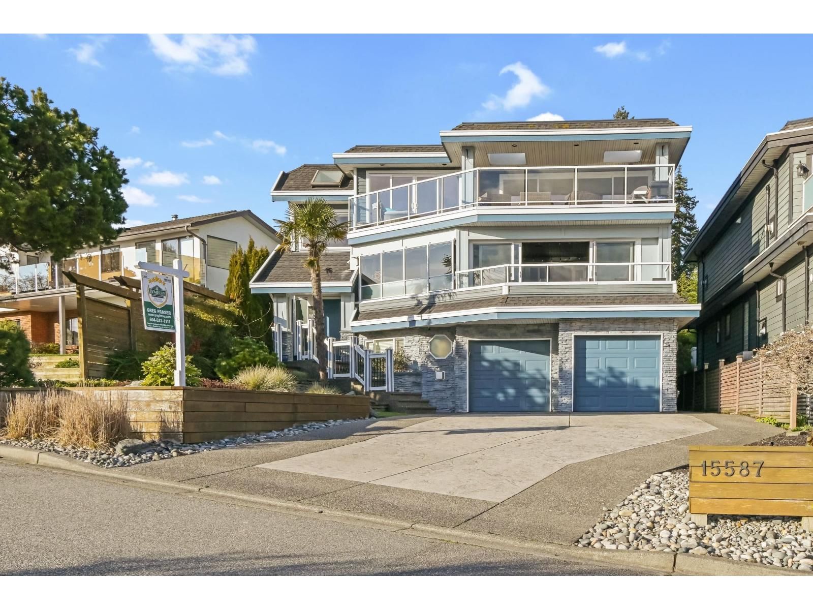 15587 SEMIAHMOO Avenue, White Rock, British Columbia V4B 1V3