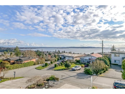 15587 SEMIAHMOO Avenue | White Rock British Columbia | Slide Image Thirty-seven