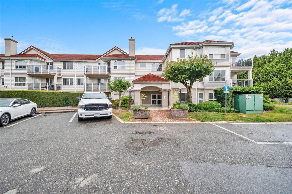12733 72 Avenue, Surrey, British Columbia V3W 2M7