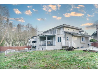 14339 74A Avenue | Surrey British Columbia | Slide Image Thirty-two