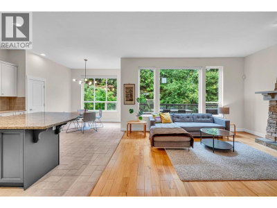 78 CLIFFWOOD Drive | Port Moody British Columbia | Slide Image Ten