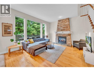 78 CLIFFWOOD Drive | Port Moody British Columbia | Slide Image Eleven