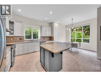 78 CLIFFWOOD Drive | Port Moody British Columbia | Slide Image Fifteen